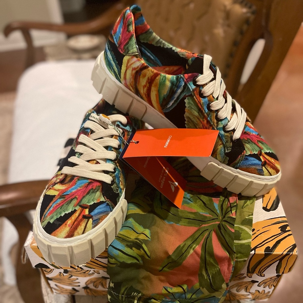 Farm Rio Banana Sneaker 7.5 BNWT Dust Bag n box included